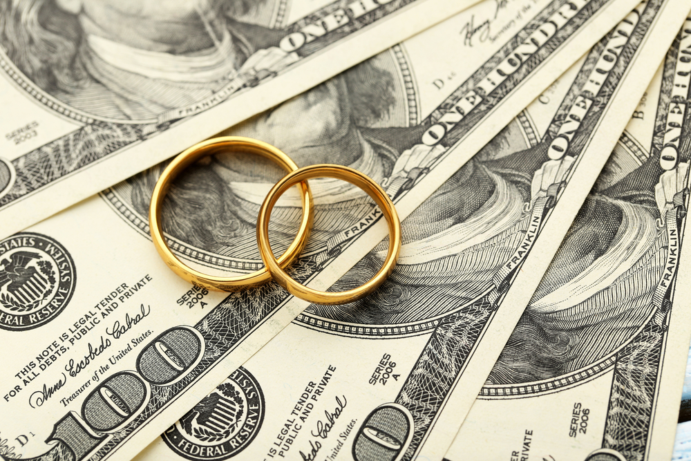 How Much Does a Divorce Lawyer Cost in Massachusetts